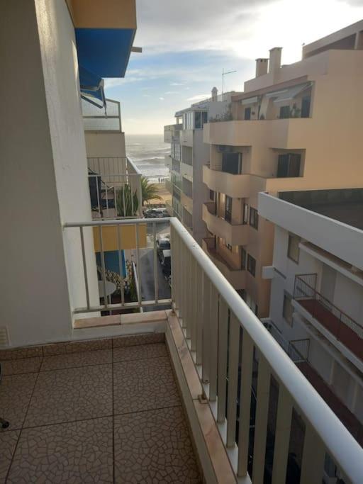 Apartamento Em Quarteira Esterno foto