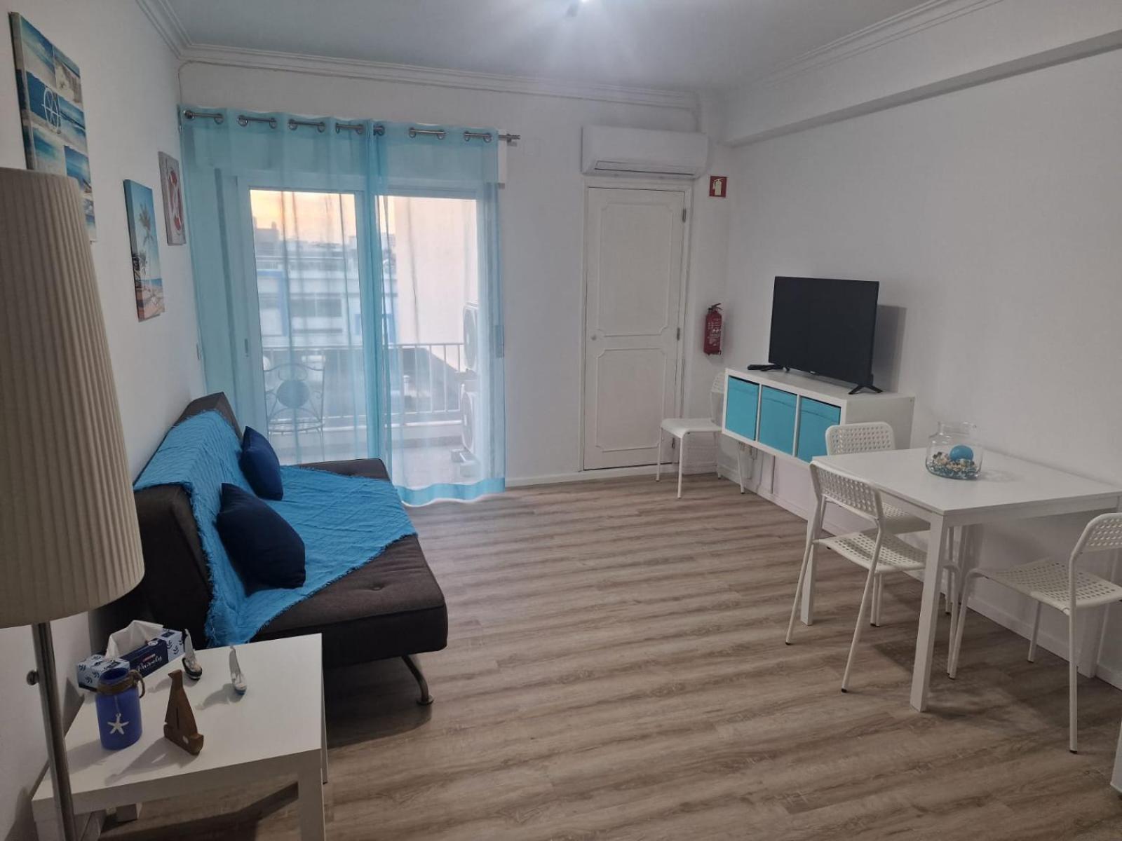 Apartamento Em Quarteira Esterno foto