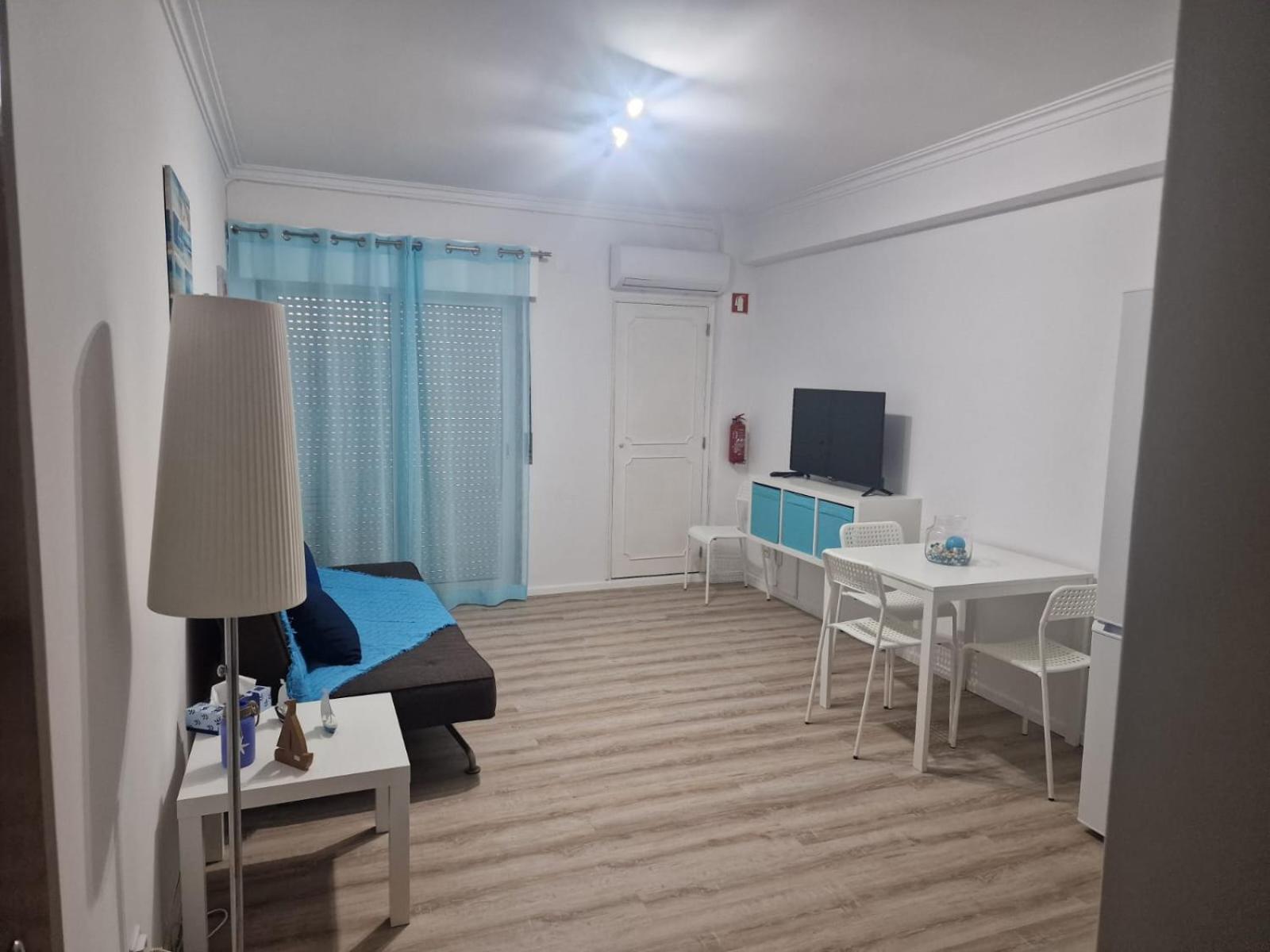 Apartamento Em Quarteira Esterno foto